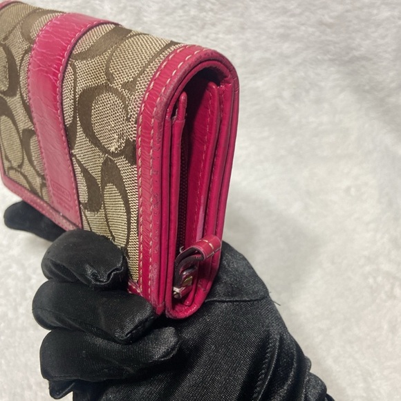 REHAB - Vintage Coach Monogram Compact Snap and Zip wallet Pink and Brown - Picture 5 of 9